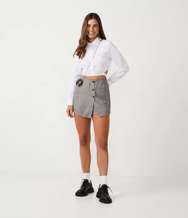 Imagem Short Feminino Alfaiataria Com Estampa Xadrez