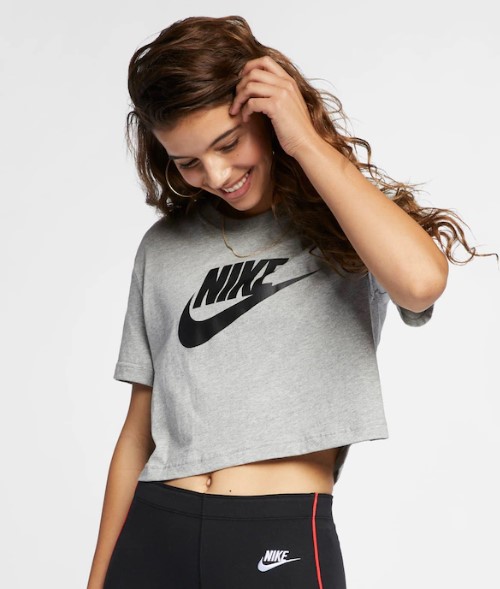 Imagem: Cropped Nike Essencial Cinza