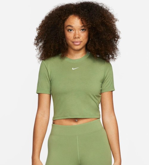 Imagem: Cropped Nike Essencial Verde