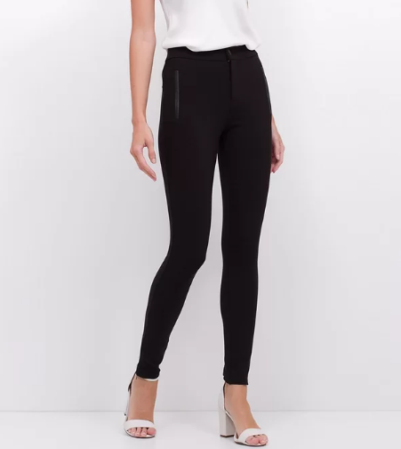 Imagem Calça legging preta com botão simples