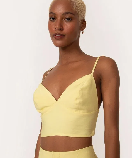 Cropped Top: Modelo Claro Amarelo Imagem: Cropped Top Claro Amarelo