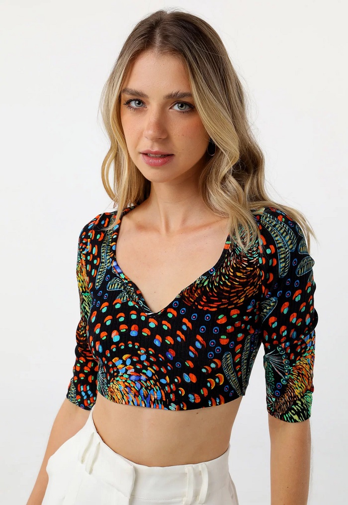 Cropped Estampado: 15 Opções Para Formar Um Look Lindo! Cropped Estampado: 15 Opções Para Formar Um Look Lindo!
