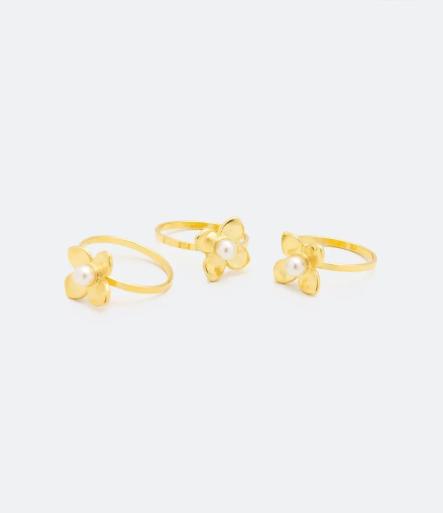 Imagem Kit Três Anéis Em Metal Com Flores e Pérola Dourado