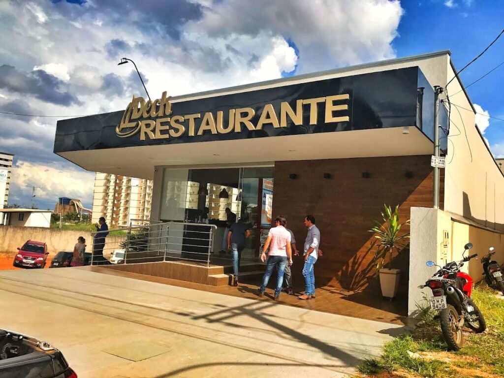 Imagem Com Deck Restaurante