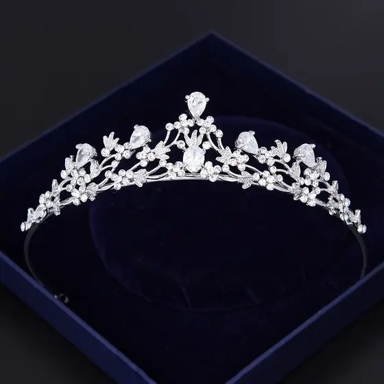 Imagem com Coroa Tiara Cabelo Noiva Prata Princesa Zirconia E Strass