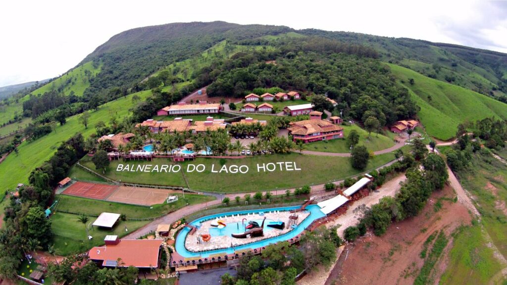 Imagem Com Balneário Do Lago Hotel