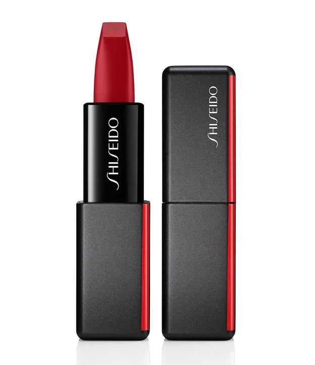 Imagem Com Batom Matte Modernmatte Powder Shiseido 516 Exotic Red