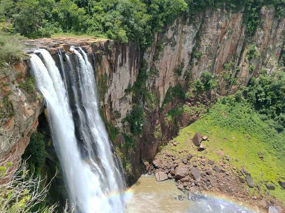 Imagem com Visitar uma cachoeira
