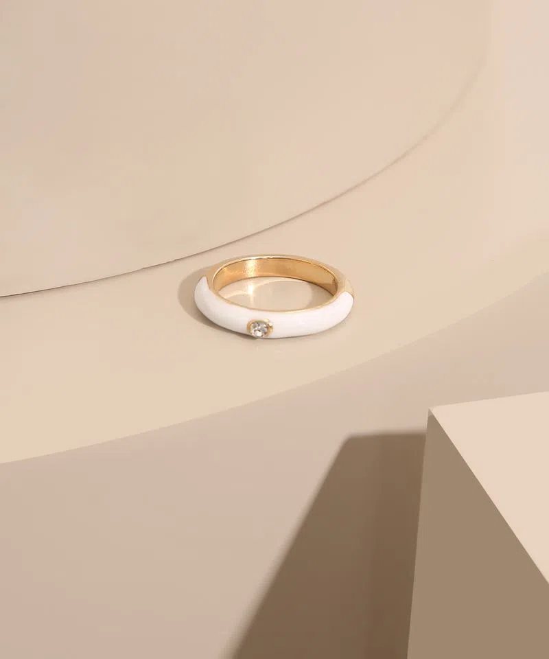 Imagem com Anel Com Resina e Strass Branco