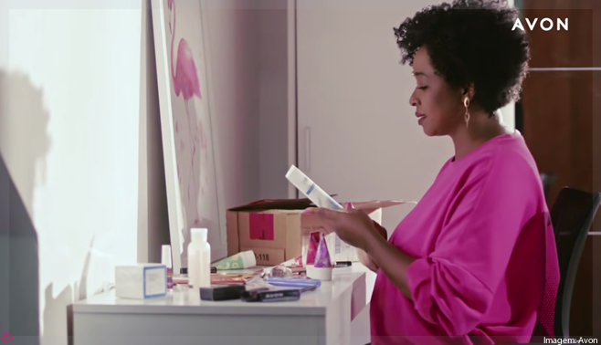 Como A Avon Se Relaciona Com Seus Clientes E Parceiros? Imagem Com Como A Avon Se Relaciona Com Seus Clientes E Parceiros?