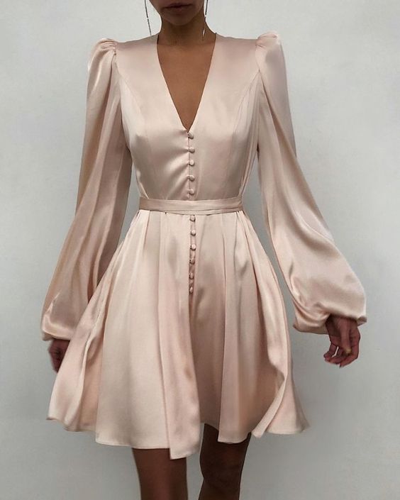 Imagem Com Vestido Franzido Curto Rosé