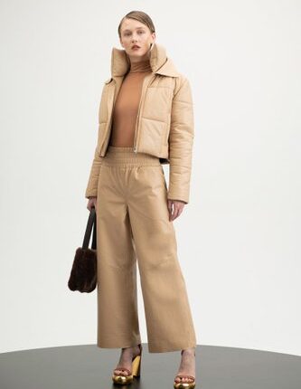 Imagem-com-cropped-frente-unica-e-puffer-jacket