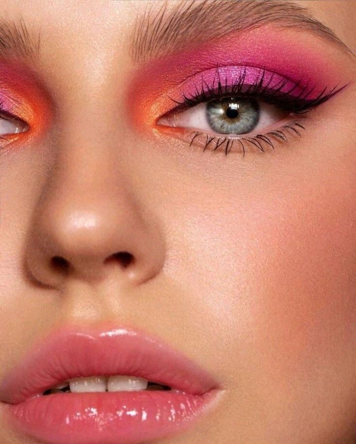 Imagem Com Maquiagem Colorida Com Rosa