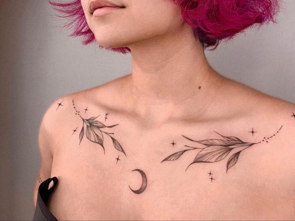 Imagem com tatuagem de ramo com lua