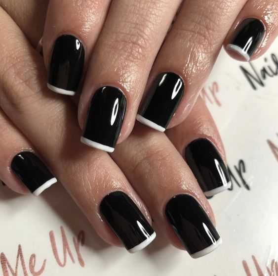 Imagem Com Unhas Decoradas Pretas Em Francesinha