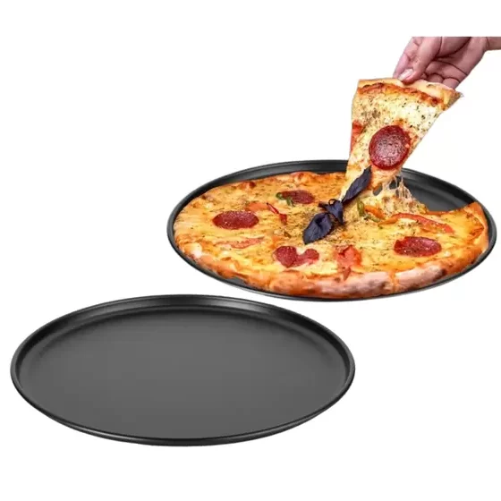 Imagem Com Kit Com 2 Formas Assadeira De Pizza 35Cm Alumínio