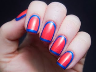 Imagem Com Border Nails Azuis E Base Vermelha