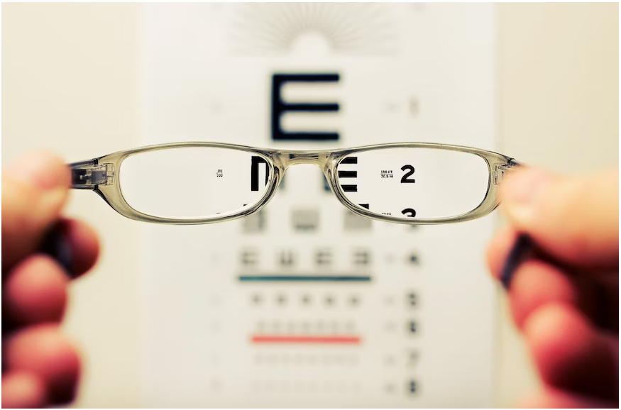 Óculos para visão: tipos de lentes e estruturas