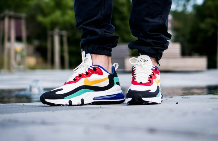 Tênis Nike Air Max 270