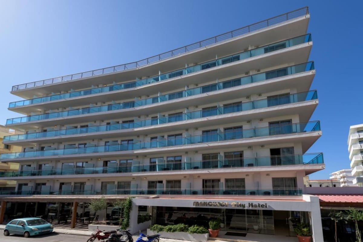 2- Manousos City Hotel