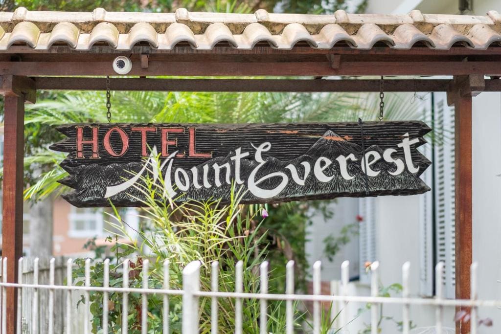 Hotel Mount Everest