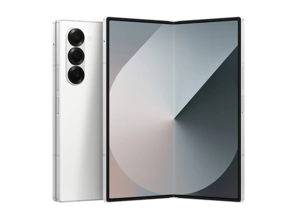 Celular dobrável Samsung Galaxy Z Fold 5 em branco com tela aberta e câmeras traseiras triplas.